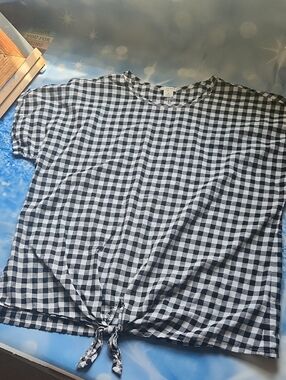 J. Crew Black & White Gingham Tie-Hem Short Sleeve Top